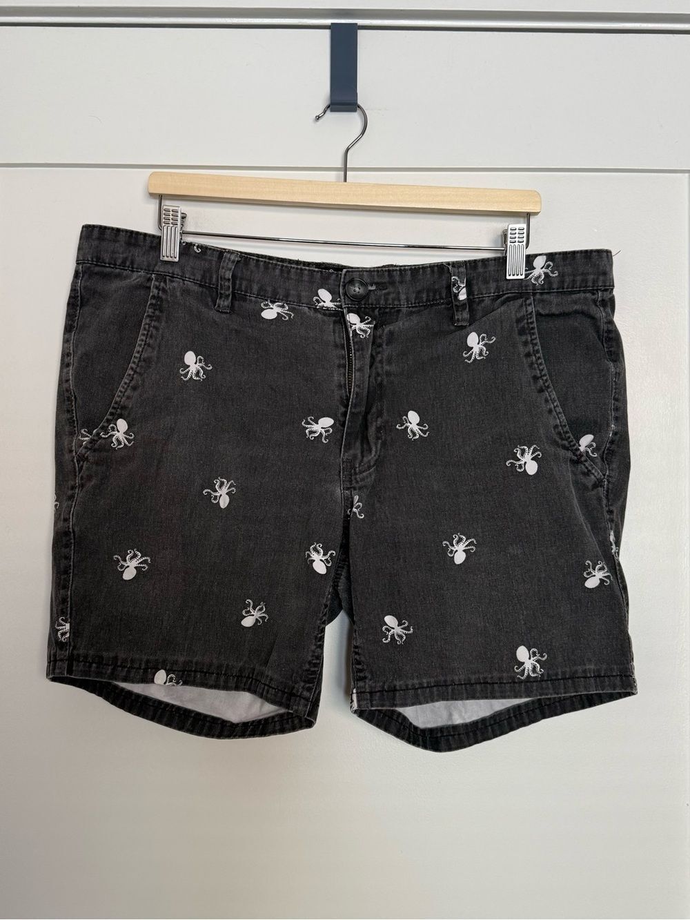 Sunday Work Clothes Shorts 6.5'' Mens Sz 36 Gray Octopus Print Beach Boat Resort